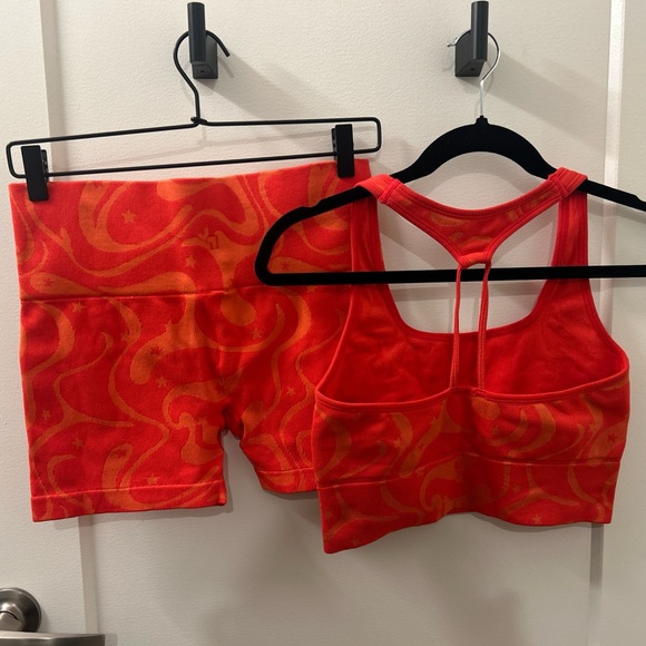 JoyLab Vibrant Red and Orange Sports Bra and Shorts Set - Picture 3 of 4